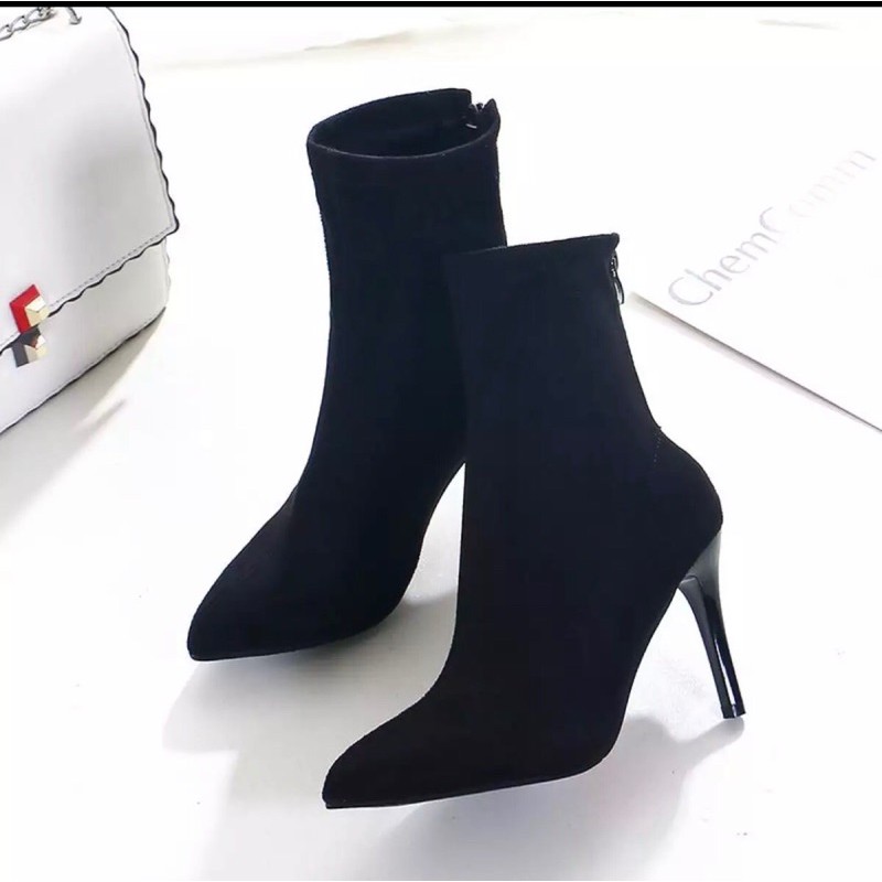 Bốt (boot) da lộn gót nhọn cao cổ loại 1 .