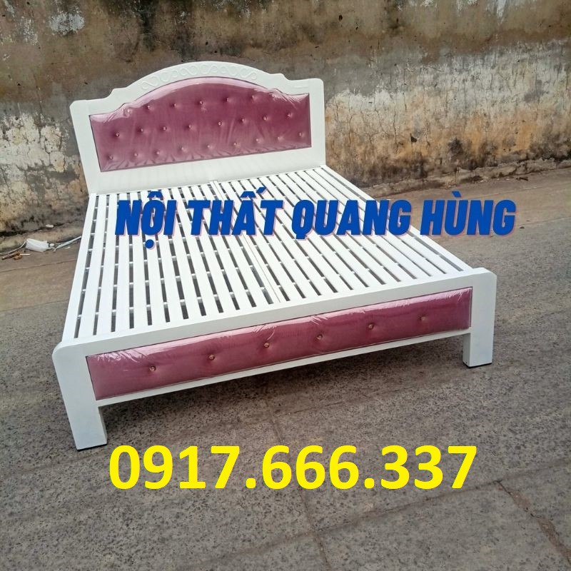 Giường sắt hộp vuông bọc nệm 2 đầu màu nhung đỏ - Giao hàng lắp ráp miễn phí