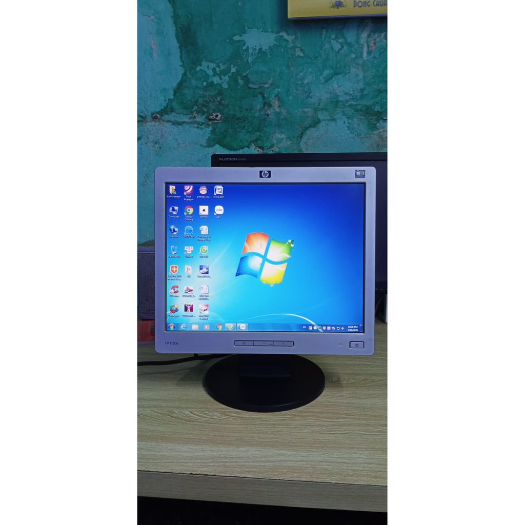 Màn hình máy tính 15 inch vuông đẹp