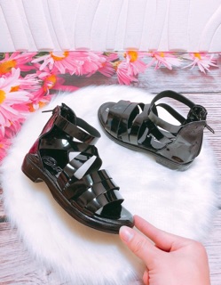 Sandal chiến binh cho các bé gái