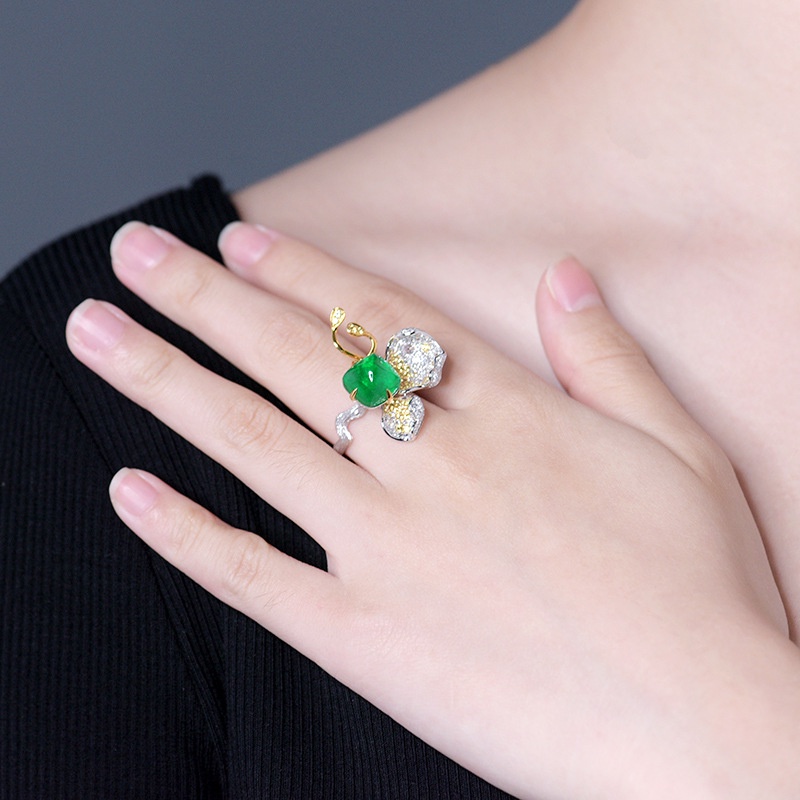 Nhẫn Hình Bướm Đính Đá Quý Ngọc Lục Bảo Tự Nhiên Hai Màu Sang Trọng Cho Nữ-JHS3-A