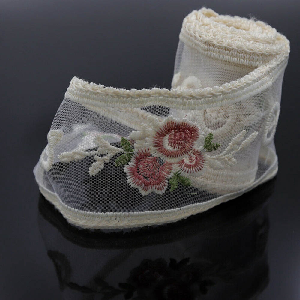 Cuộn dây ren họa tiết hoa xinh xắn dùng để trang trí