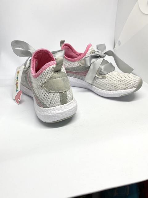 Giầy bé gái, Prendimi, xuất dư xịn