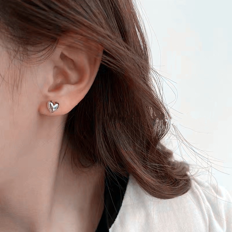 Bông tai trái tim nhỏ xinh xắn cho nữ dễ thương hiện đại