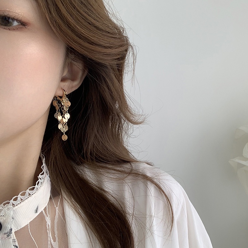 Khuyên Tai Kim Loại Dáng Dài Đính Kim Sa Tua Rua Phong Cách Thời Trang Hàn Quốc Mới 2022 Cho Nữ