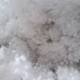 Bông gòn hàn quốc loại một.bông bong bi và bông gòn tơi.bông mềm trắng mịn.độ đàn hồi cao không nún xẹp.thời gian sử dụn