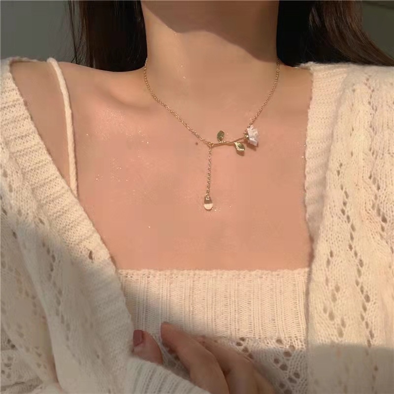 Vòng cổ Ahellogirl mặt hình hoa hồng phong cách Pháp thanh lịch