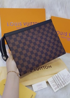 Clutch cầm tay lv