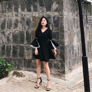 Váy xoè ống tay loe hai lớp đính ngọc