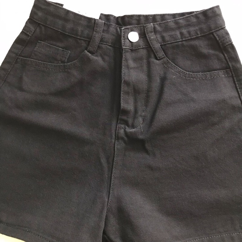 Quần short jeans màu đen sz S