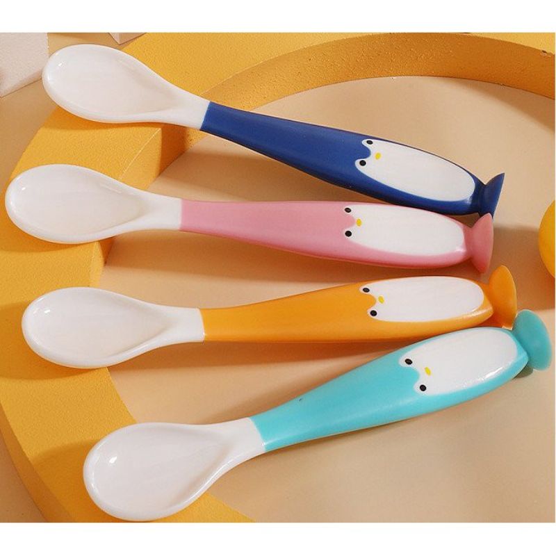 Thìa Ăn Dặm Uốn Dẻo Hình Chim Cánh Cụt Đáng Yêu Cho Bé