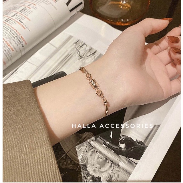 Vòng tay Lắc tay TITAN màu Rose Gold cao cấp mặt hình trụ  HALLA VT105