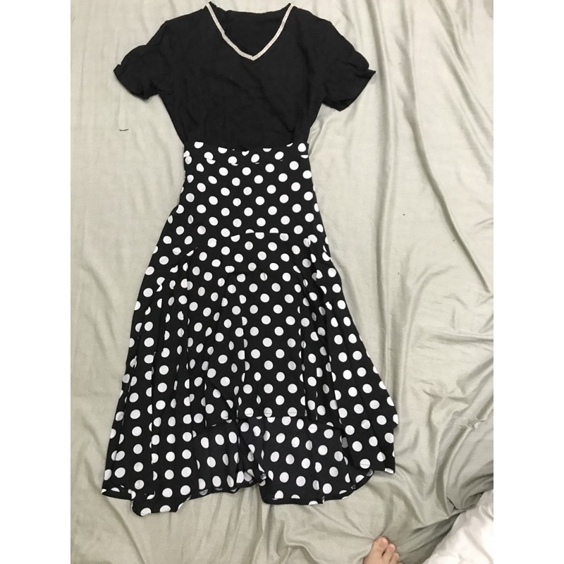 chân váy chấm bi size s hàng new.