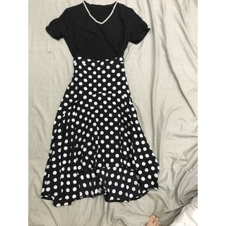 Chân váy chấm bi size s hàng new.