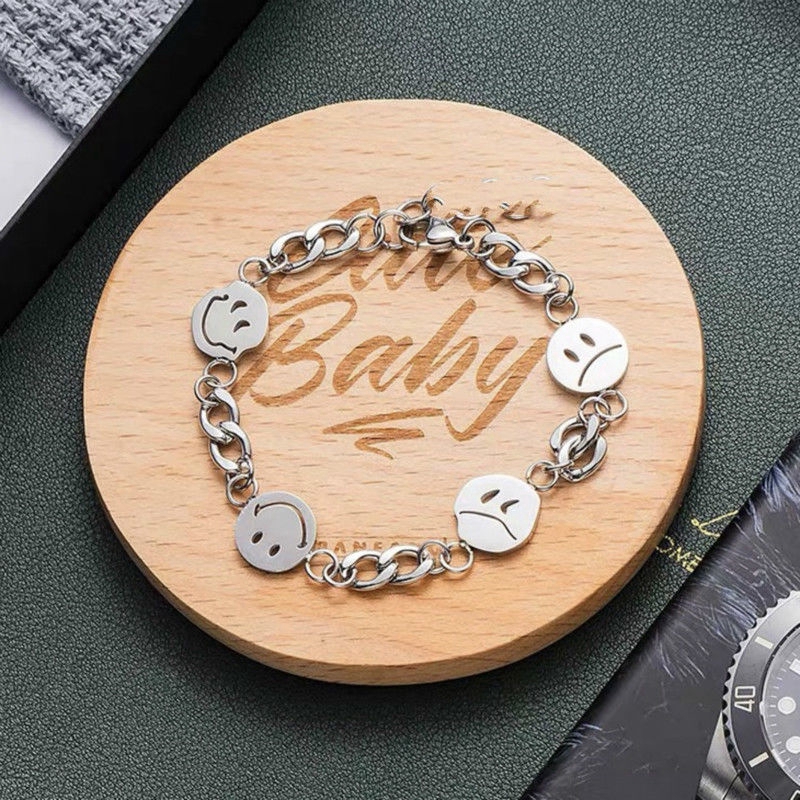 Vòng Tay Bằng Thép Titan Hình Mặt Cười Đơn Giản Cá Tính