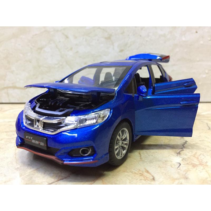 Mô hình xe Honda FiT 2019 tỷ lệ 1:32