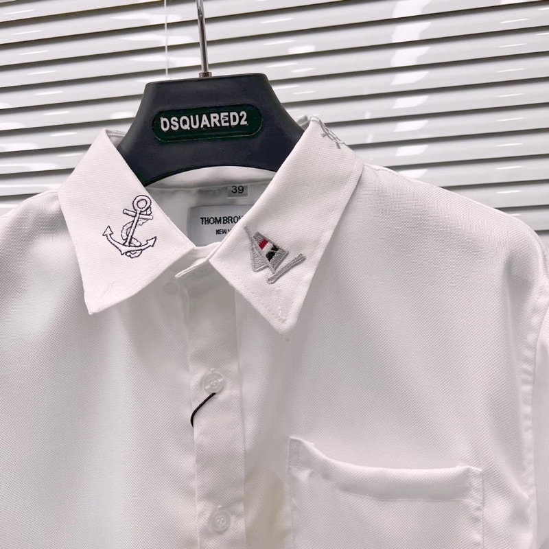 Áo Sơ Mi Thom Gai Nam Dài Tay Thêu Hình Thuyền Mỏ Neo Quanh Cổ