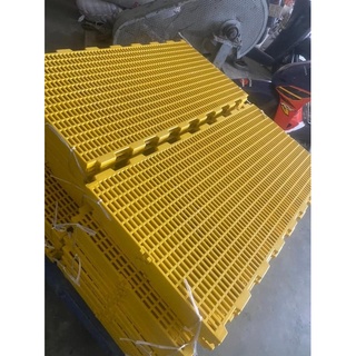 TẤM LÓT SÀN NHỰA CHUỒNG CHÓ MÈO LỢN HEO (50*100) HÀNG ĐẸP DÀY 3cm nặng 2.3kg màu vàng