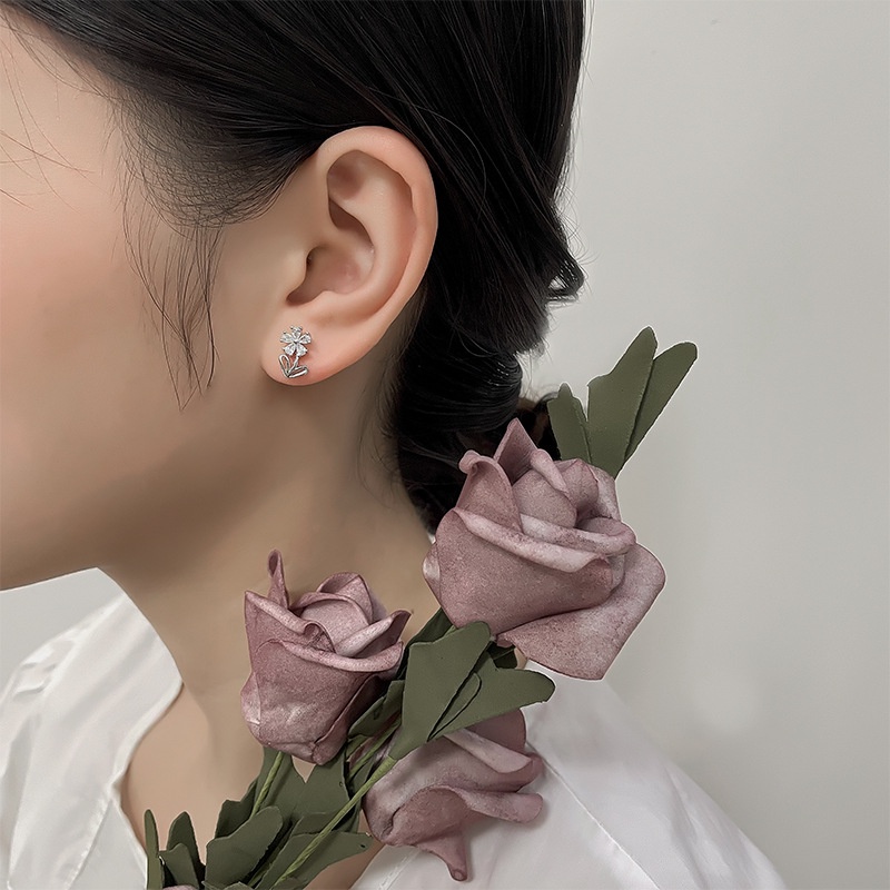 (0671) Khuyên Tai Bông Hoa Đá Nhỏ Xinh Xắn Hàn Quốc