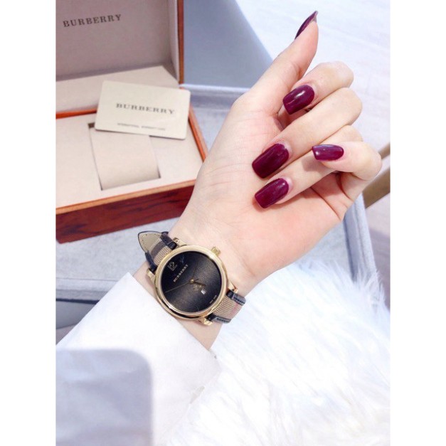 Đồng hồ Burberry nữ dây da kẻ sang sịn  - Bảo hành 12 tháng