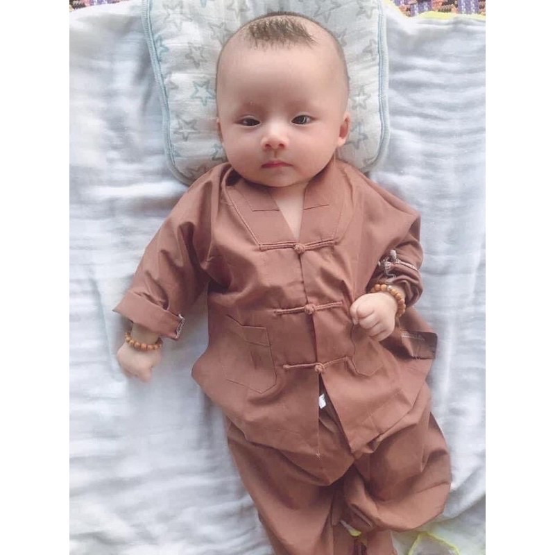 Mẩu đi chùa LA HÁN Em BÉ