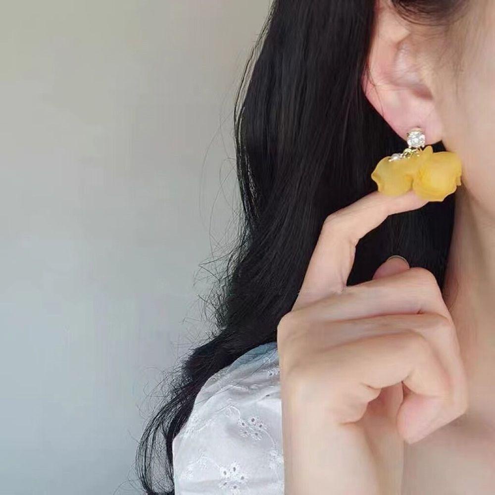 Bông Tai Hợp Kim Dáng Dài Hình Cánh Hoa Màu Vàng Thời Trang Cho Nữ MXMUSTY