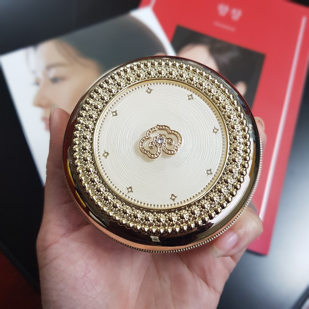 Phấn nước Whoo Luxury Golden Glow Cushion mỏng, mượt tự nhiên màu 21