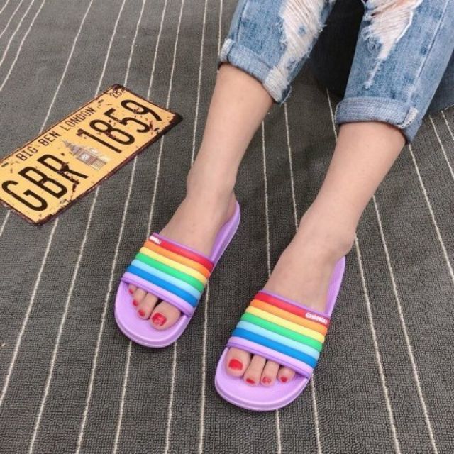 DÉP BẢNG NHỰA SẮC CẦU VÒNG