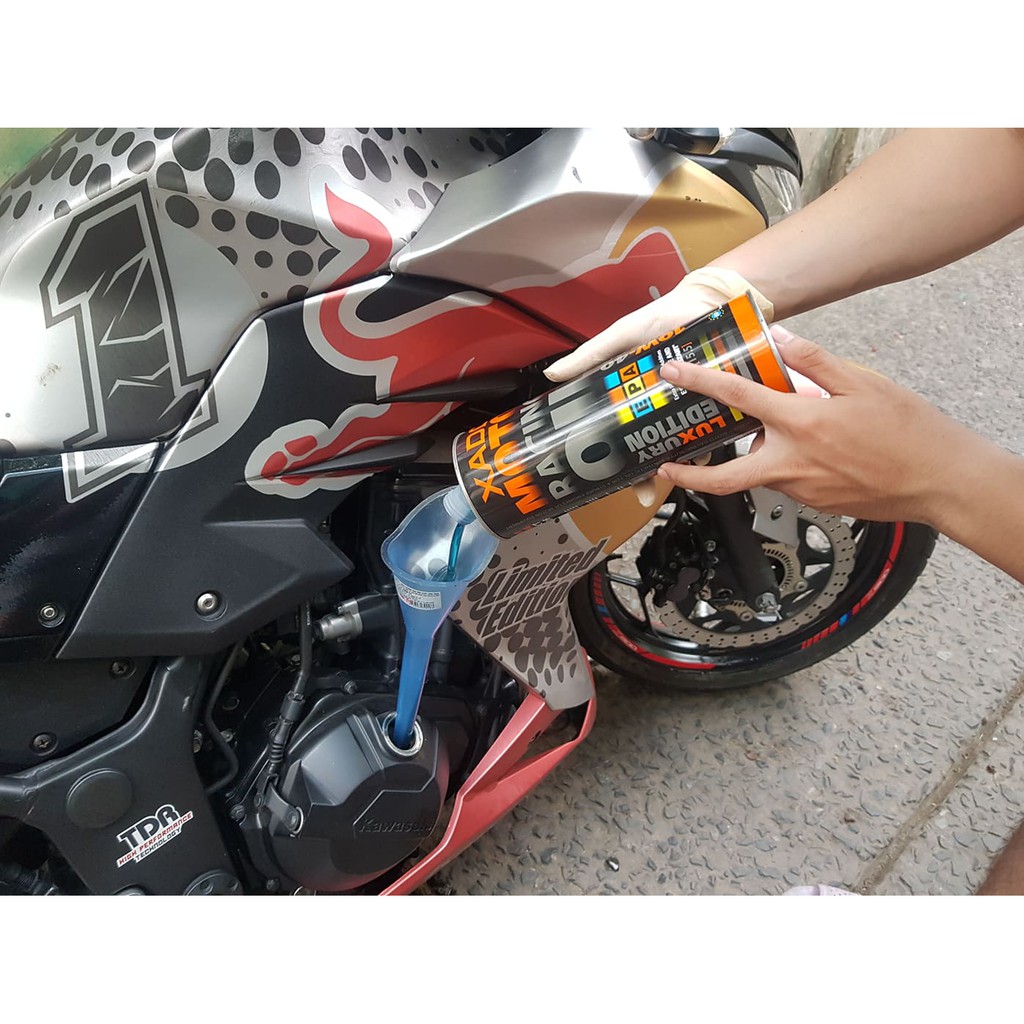 Combo nhập khẩu Dầu nhớt hồi phục động cơ Xado Moto Racing Oil Revitalizant 10w40 + Xịt sên không văng Voltronic IX50