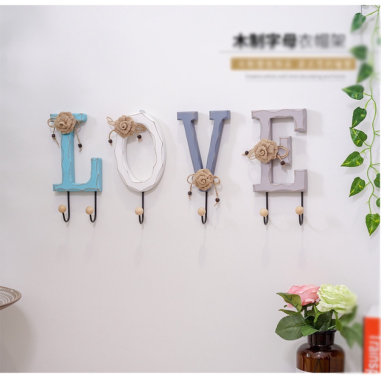 Móc treo tường hình chữ Love-Home siêu dễ thương treo vật dụng túi xách,nón, chìa khóa...chất liệu gỗ, có kèm đinh.