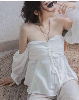 Áo trắng rút ngực rớt vai