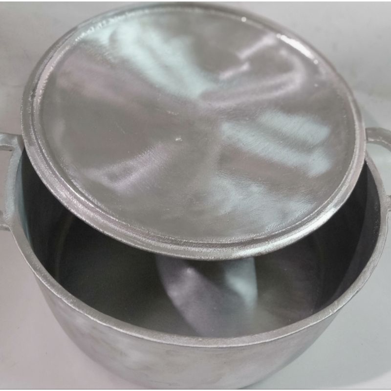 Nồi gang đúc bằng thủ công mỹ nghệ đường kính 23cm đã được mài bóng