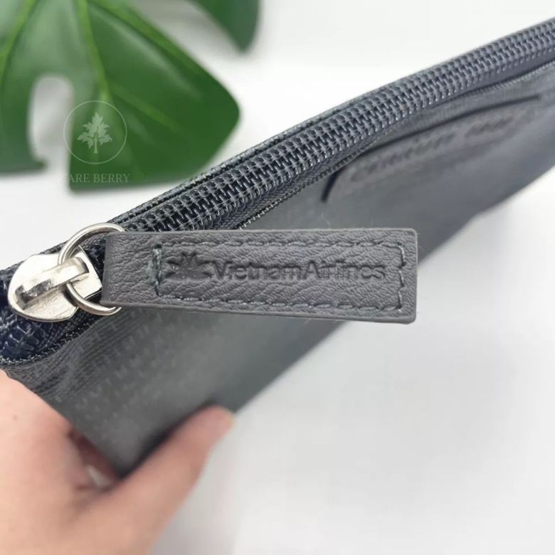 Túi Clutch Thương Hiệu Cerruti 1881, Túi Mỹ Phẩm, Túi Cá Nhân Khoang Thương Gia Việt Nam Airline