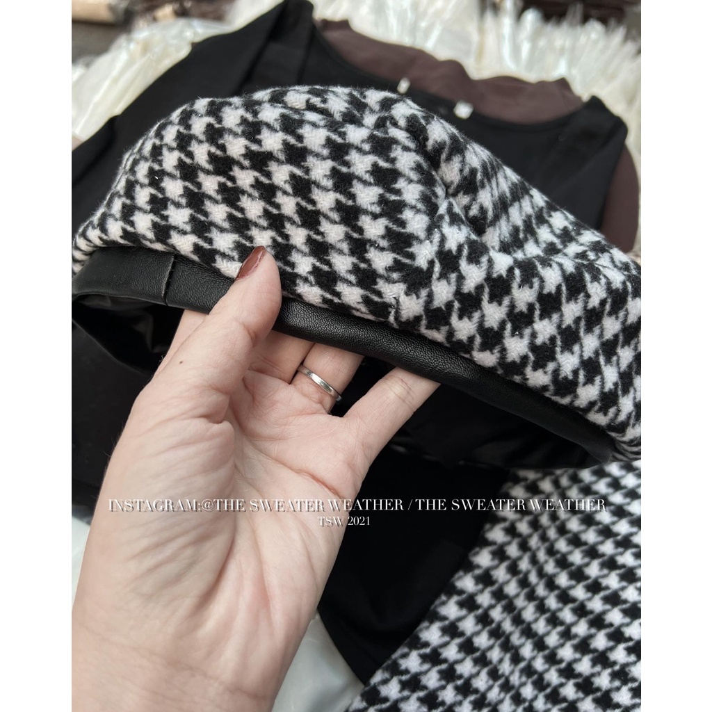 (Ảnh thật) Set áo thun zip cổ vuông và chân váy ziczac kèm mũ the.sweaterweather TSW | BigBuy360 - bigbuy360.vn