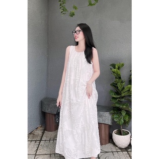 Đầm suông ren dập nổi màu trắng dáng dài maxi