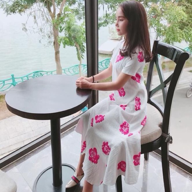 Váy và giày combo trần thuỷ
