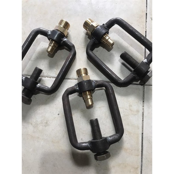 Gông + ốc lắp bình oxy, acetylen, Gông ốc lắp vào đồng hồ acetylen dùng khi hàn đất đèn dùng khí C2H2 hoặc cho bình Oxy