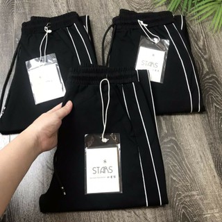 Quần legging sọc.