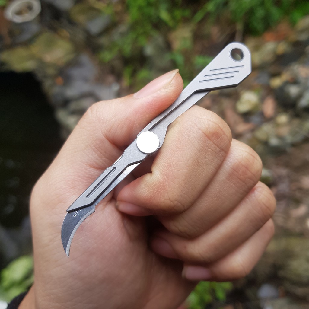 Móc khoá Titanium Tacray dao rọc giấy dùng lưỡi dao mổ