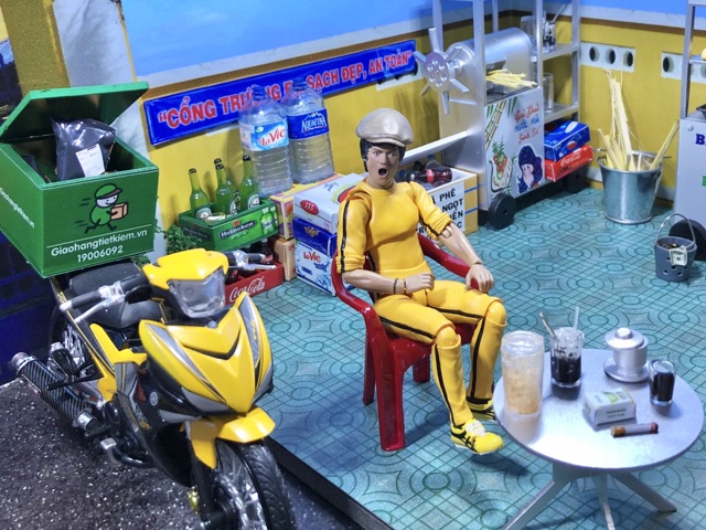 Mô hình két 6 chai