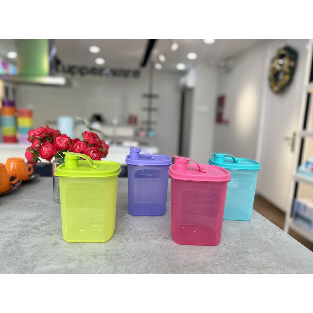 Bình nước Tupperware Slim Line Pitcher 1L