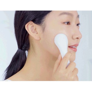 Máy làm sạch và đẩy tinh chất ion
