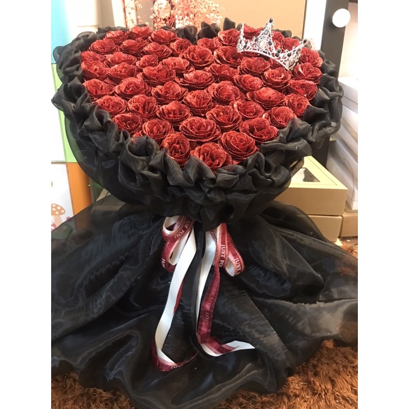 [Quà Valentine - Hot] Bó trái tim Nhũ 50 bông phối voan siêu to, cực xinh. Khách HN đặt qua Nowship nhận sau 1-2h