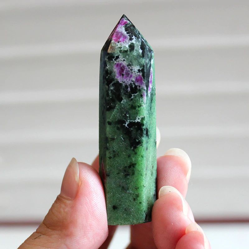 Trụ đá thanh tẩy Epidote