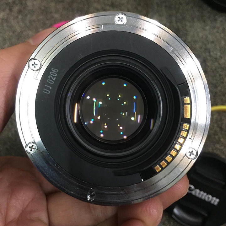 Ống kính Canon 20-35 f3.5-4.5 góc rộng cho fullframe và crop đẹp như mới