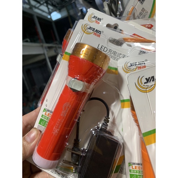 ĐÈN PIN SIÊU SÁNG MINI KM8916A VÀ ĐÈN YANA 3368