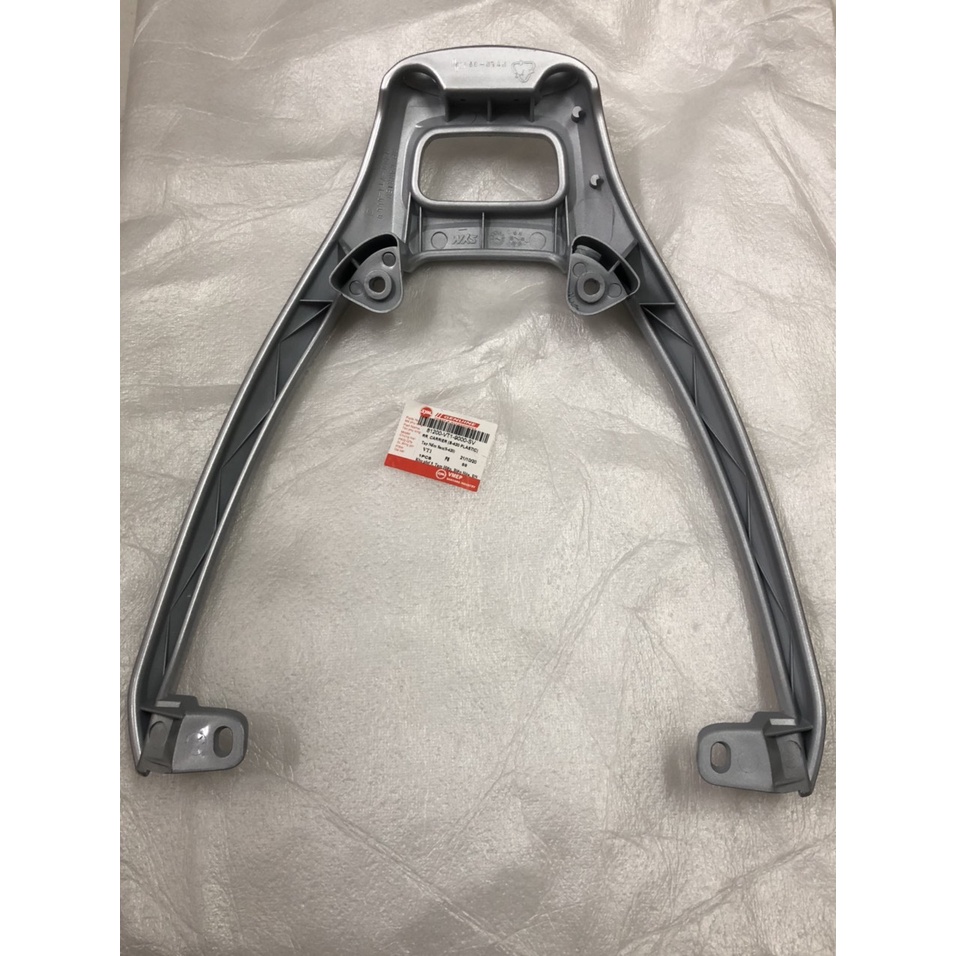 Tay nắm sau/ Cảng sau xe Victoria 2007 mã VT1