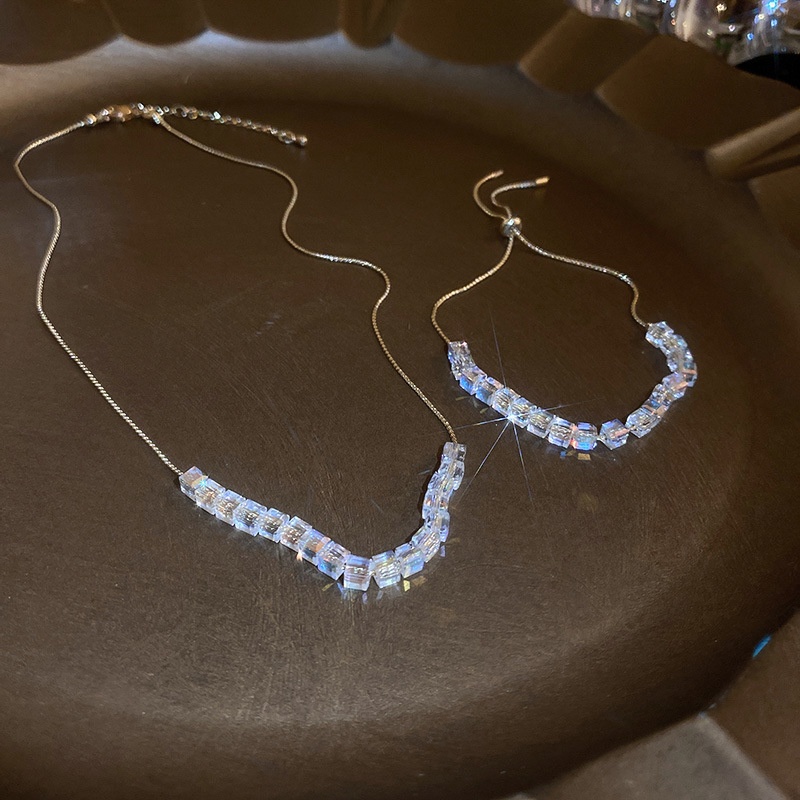 Vòng cổ Mặt Vuông Pha Lê Nhẹ Nhiều Màu Thời Trang Nhật Hàn Dành Cho Nữ