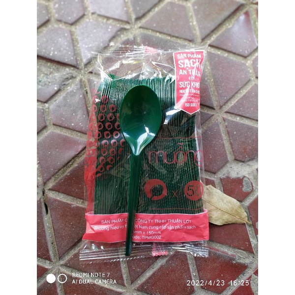 Thìa nhựa 1 lần màu đen,thìa xanh lá, đỏ