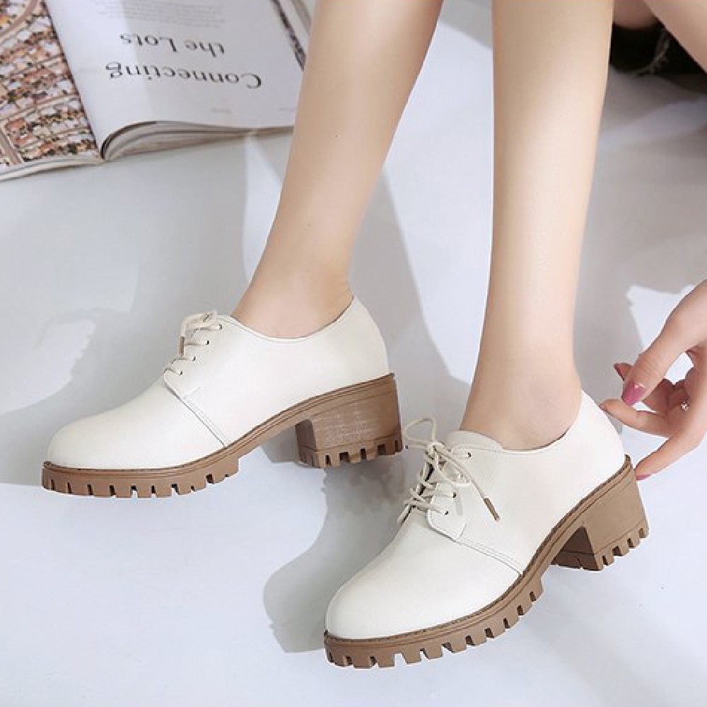 Giày Boots nữ Oxford da PU mềm đế bệt màu trắng QCN03B